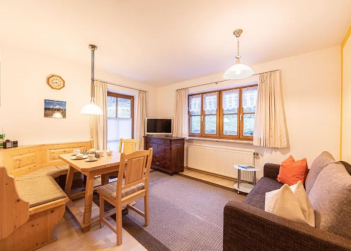 Ferienwohnung Waldblick - Freundlich Eingerichtete Ferienwohnung